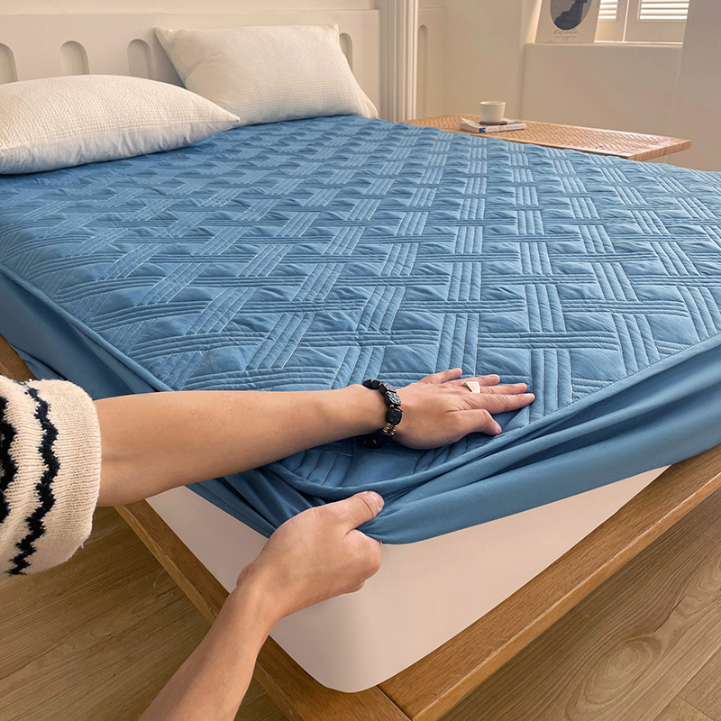 360° Waterproof Fitted Mattress Protector – Soft Microfiber Bed Cover