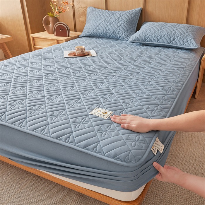 Lucky Flower Waterproof Fitted Mattress Protector – 360° Soft Microfiber Bed Cover