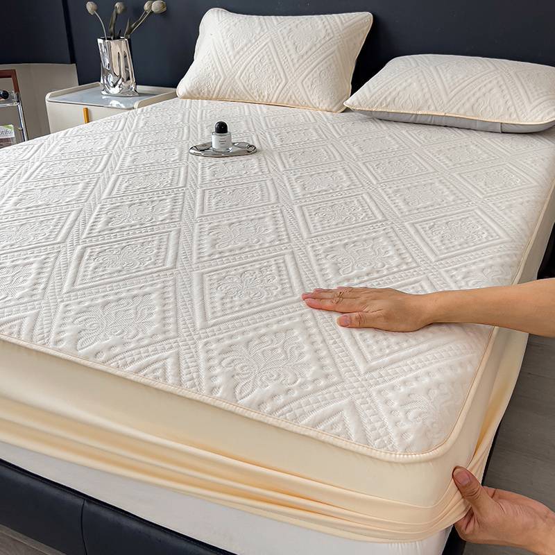 Diamond Floral Waterproof Fitted Mattress Protector – 360° Soft Microfiber Bed Cover