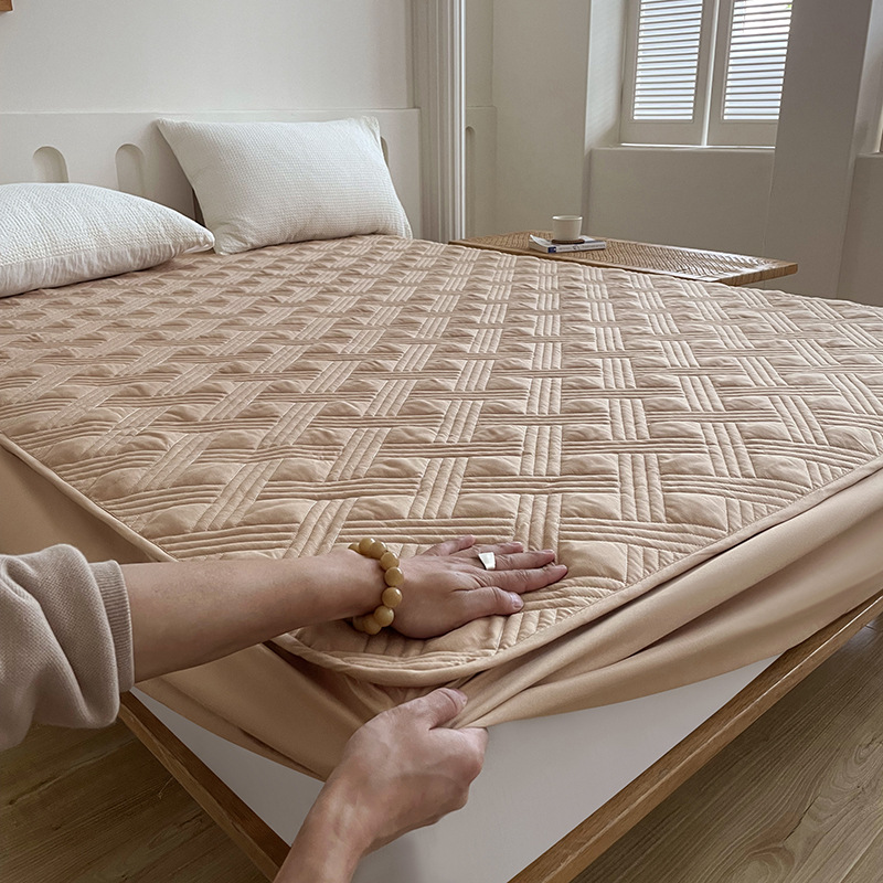 360° Waterproof Fitted Mattress Protector – Soft Microfiber Bed Cover