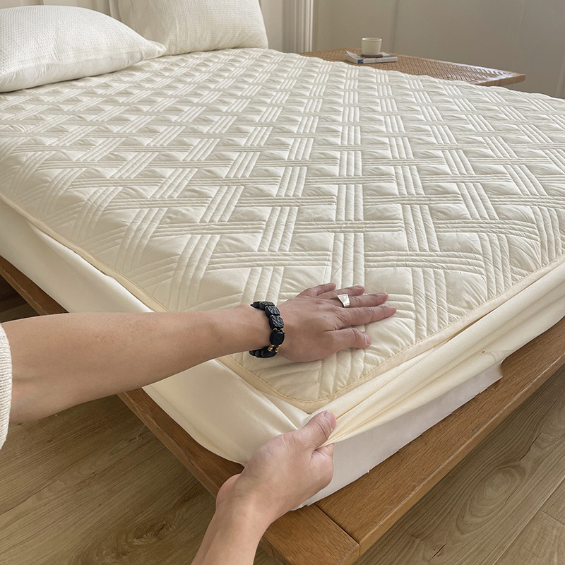 360° Waterproof Fitted Mattress Protector – Soft Microfiber Bed Cover