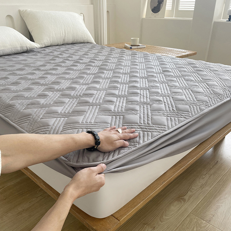 360° Waterproof Fitted Mattress Protector – Soft Microfiber Bed Cover