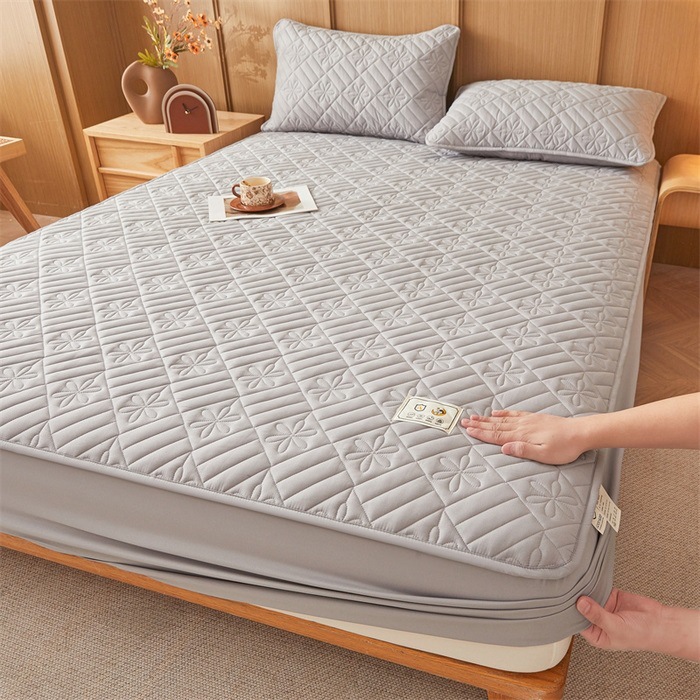 Lucky Flower Waterproof Fitted Mattress Protector – 360° Soft Microfiber Bed Cover