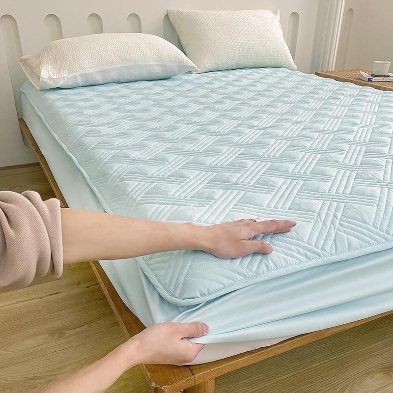360° Waterproof Fitted Mattress Protector – Soft Microfiber Bed Cover