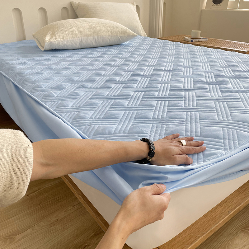 360° Waterproof Fitted Mattress Protector – Soft Microfiber Bed Cover