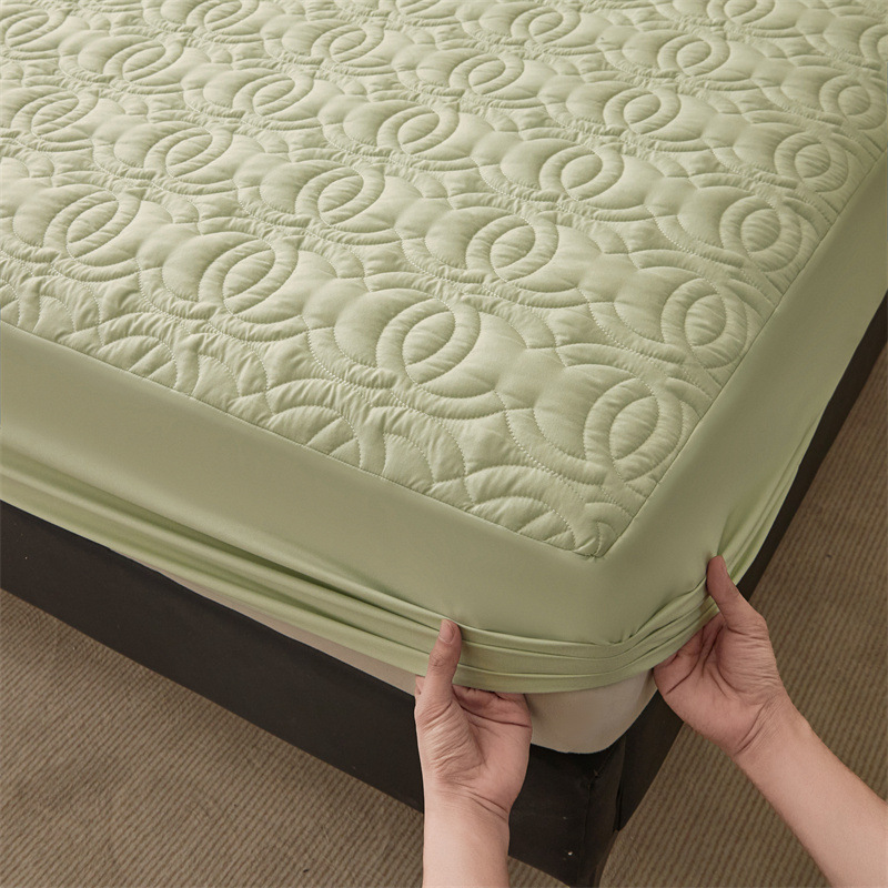 Circle Pattern Waterproof Fitted Mattress Protector – 360° Soft Microfiber Bed Cover