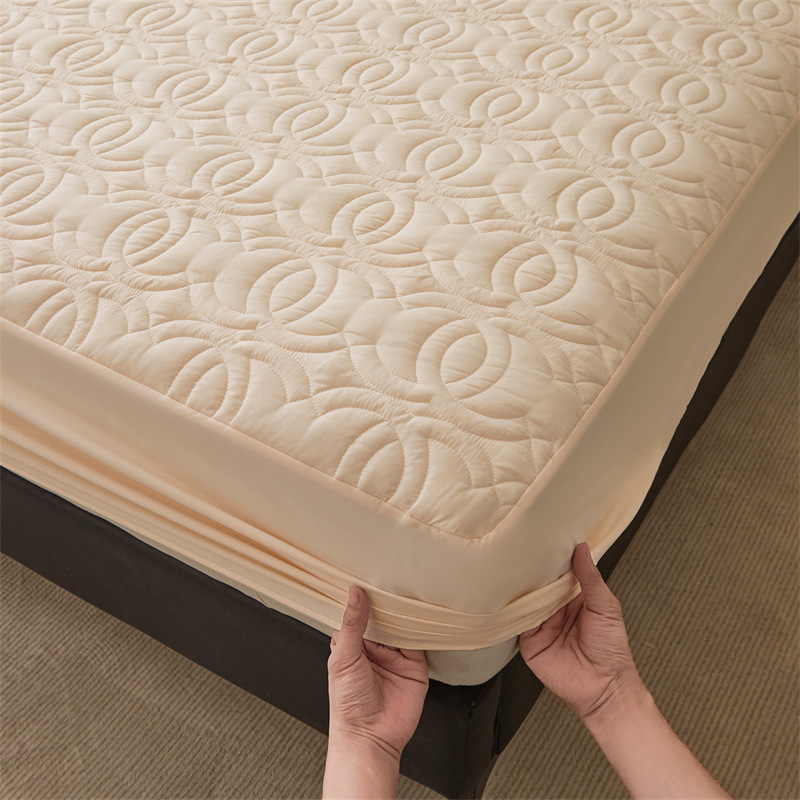 Circle Pattern Waterproof Fitted Mattress Protector – 360° Soft Microfiber Bed Cover