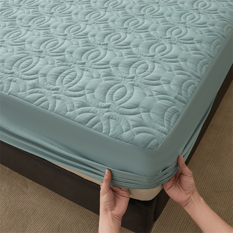 Circle Pattern Waterproof Fitted Mattress Protector – 360° Soft Microfiber Bed Cover