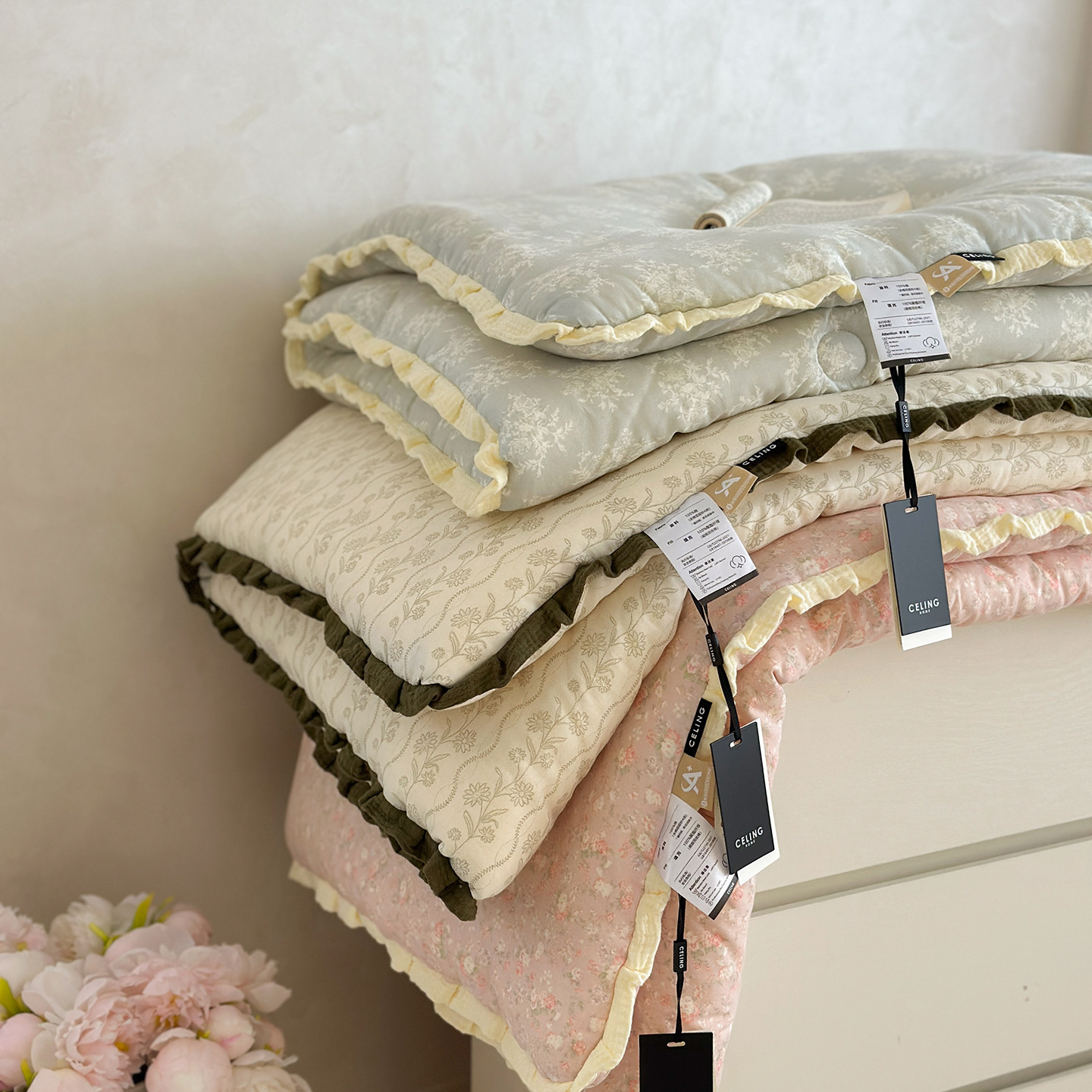 Cotton Double Gauze Lace Comforter – Soft Breathable Quilted Bedding Set