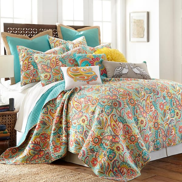 3-Piece Bohemian Paisley Quilted Bedcover Set in Multicolor with Matching Pillow Shams