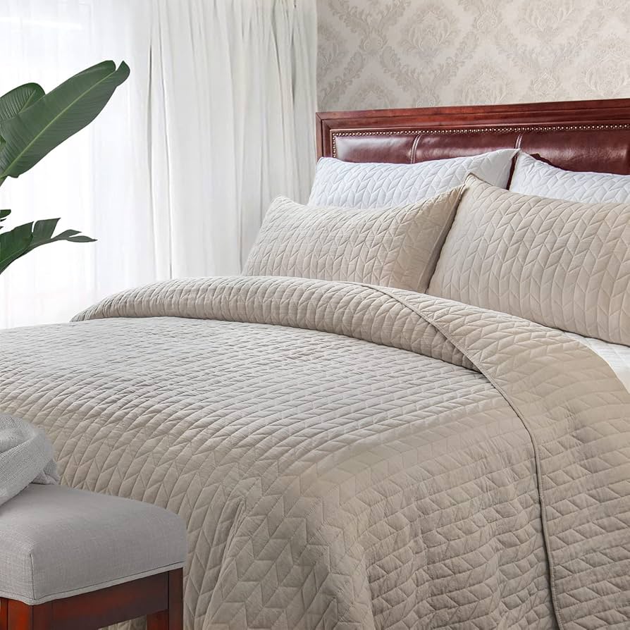 3-Piece All-Season Solid Microfiber Quilted Bedcover Set in Light Grey with Matching Pillow Shams