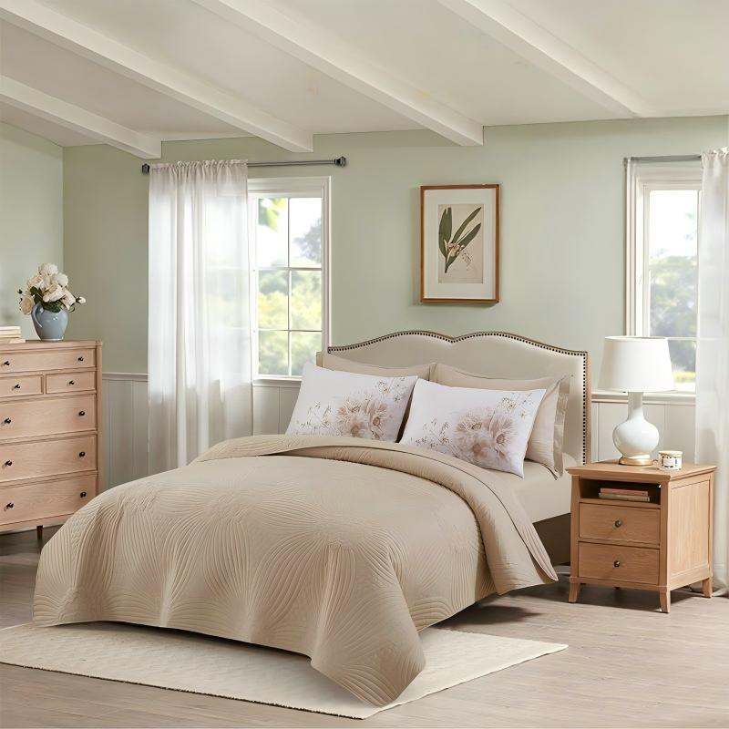 Floral Ultrasonic Quilted Microfiber Bedspread Set – Soft Lightweight Coverlet Set with Polyester Filling, Machine Washable