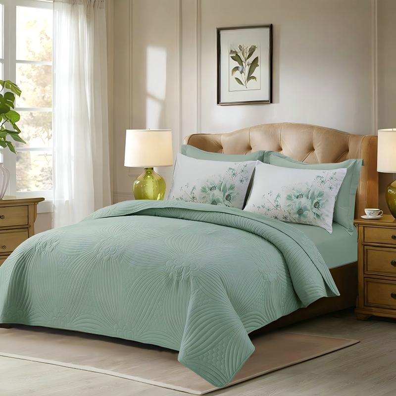 Floral Ultrasonic Quilted Microfiber Bedspread Set – Soft Lightweight Coverlet Set with Polyester Filling, Machine Washable