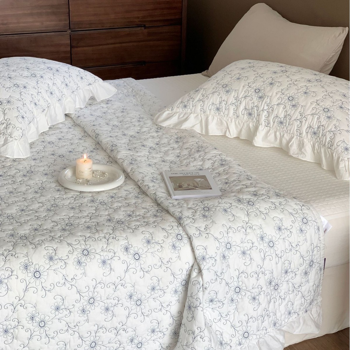 Floral Embroidered Cotton Bedspread Set – Soft Breathable Cotton Coverlet Set with Lace Trim, Machine Washable Bedding