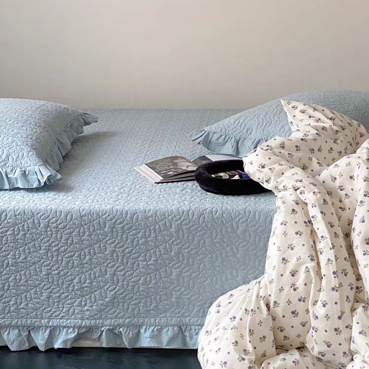 Solid Color Cotton Quilted Bedspread Set with Decorative Trim – High-Density Cotton Coverlet Set with Lightweight Polyester Filling, Machine Washable