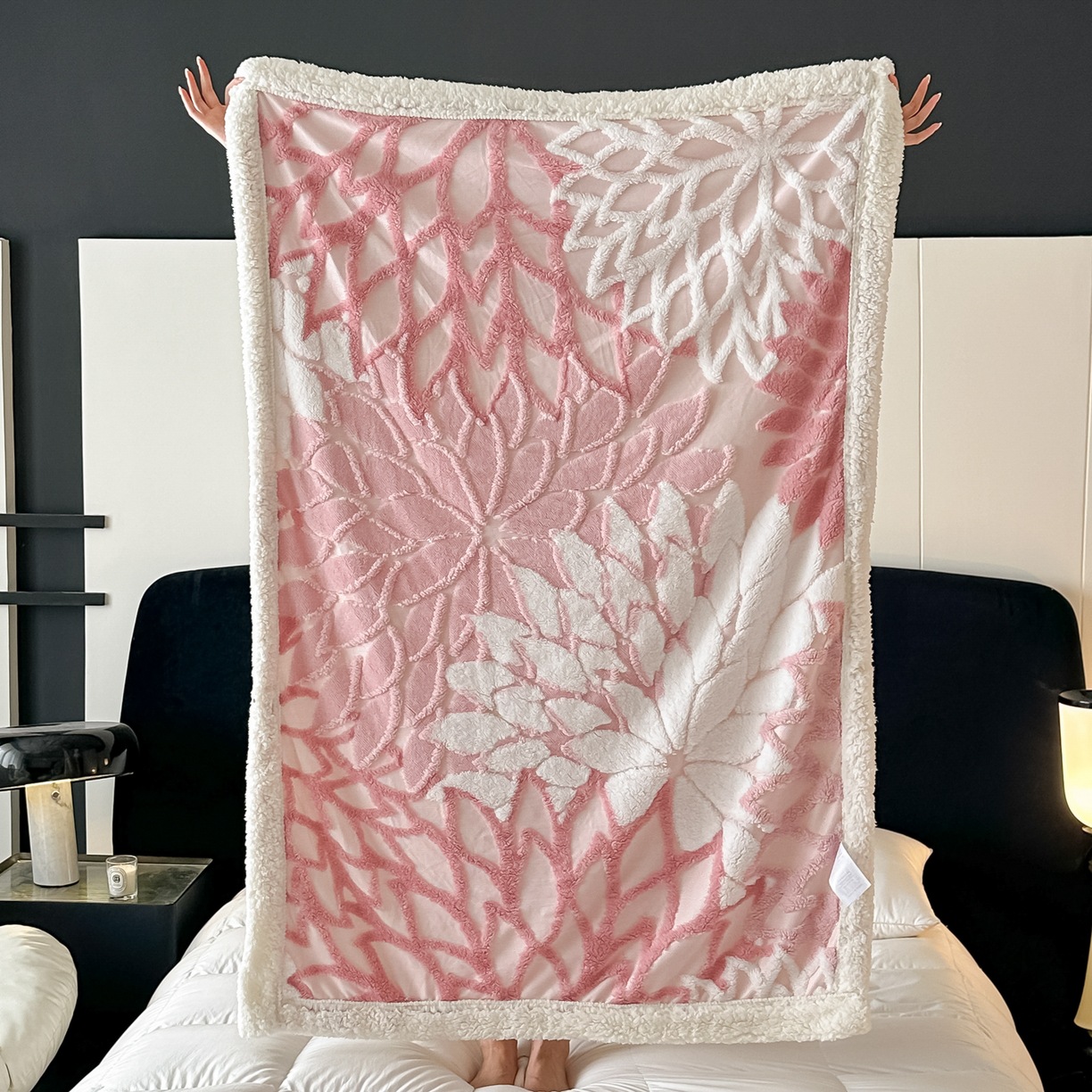 Cationic Hollow Jacquard Sherpa Double-Layer Blanket, Reversible Soft Warm Throw Blanket for Sofa, Bed, and Office, Machine Washable