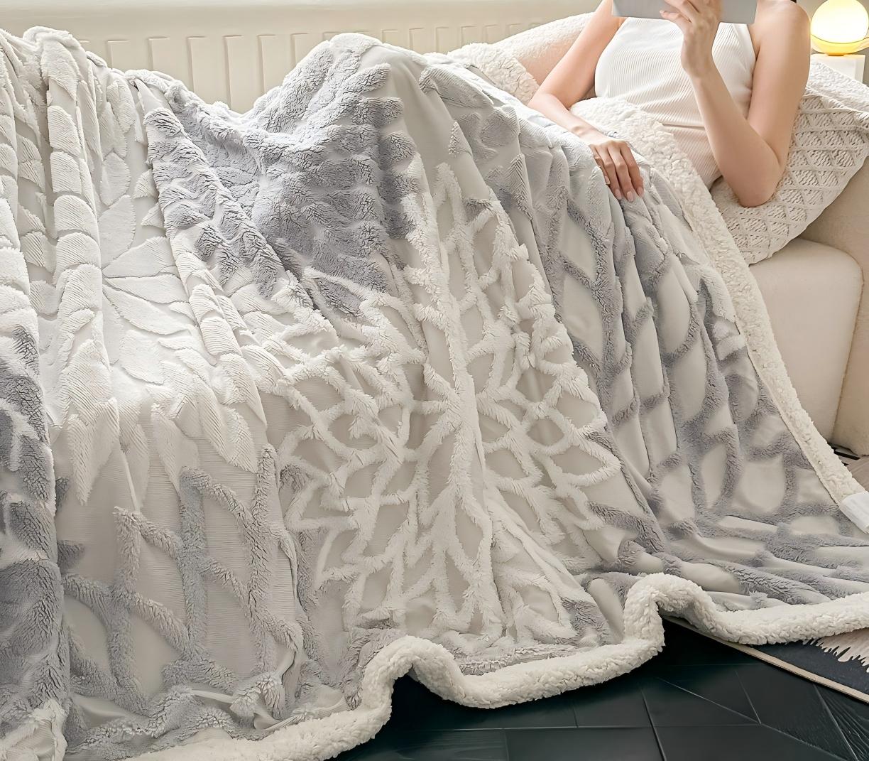 Cationic Hollow Jacquard Sherpa Double-Layer Blanket, Reversible Soft Warm Throw Blanket for Sofa, Bed, and Office, Machine Washable