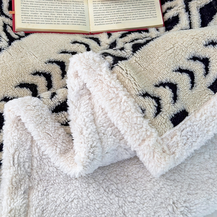 Cationic Jacquard Sherpa Fleece Blanket, Thick Soft Warm Throw Blanket for Sofa, Bed, Car and Office, Machine Washable