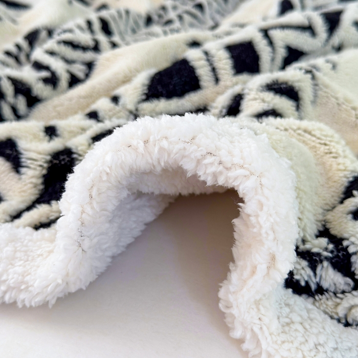 Cationic Jacquard Sherpa Fleece Blanket, Thick Soft Warm Throw Blanket for Sofa, Bed, Car and Office, Machine Washable