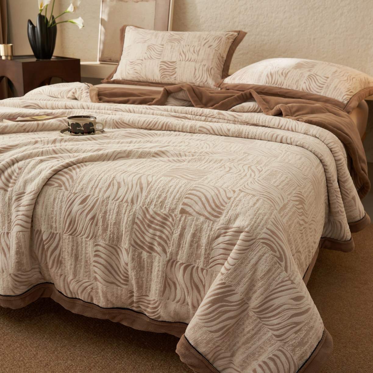 Dyed Embossed Milk Velvet Double-Layer Blanket, Soft Anti-Static Warm Throw Blanket for Sofa, Bed, and Travel