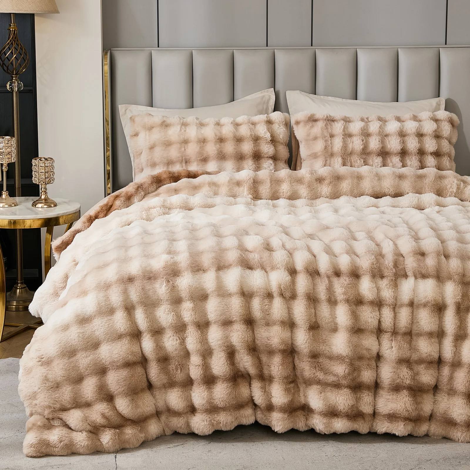 Luxury Faux Rabbit Fur Winter Comforter – Ultra Soft Plush Warm Reversible Quilt