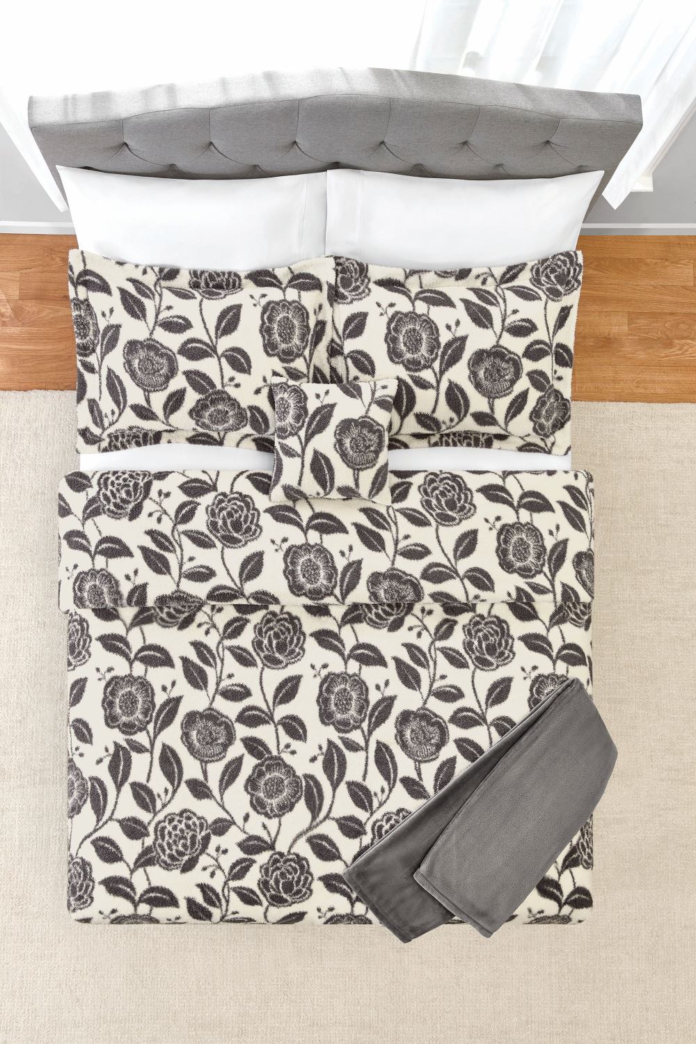 Secret Garden Floral Plush Winter Comforter – Soft Warm Printed Cozy Quilt