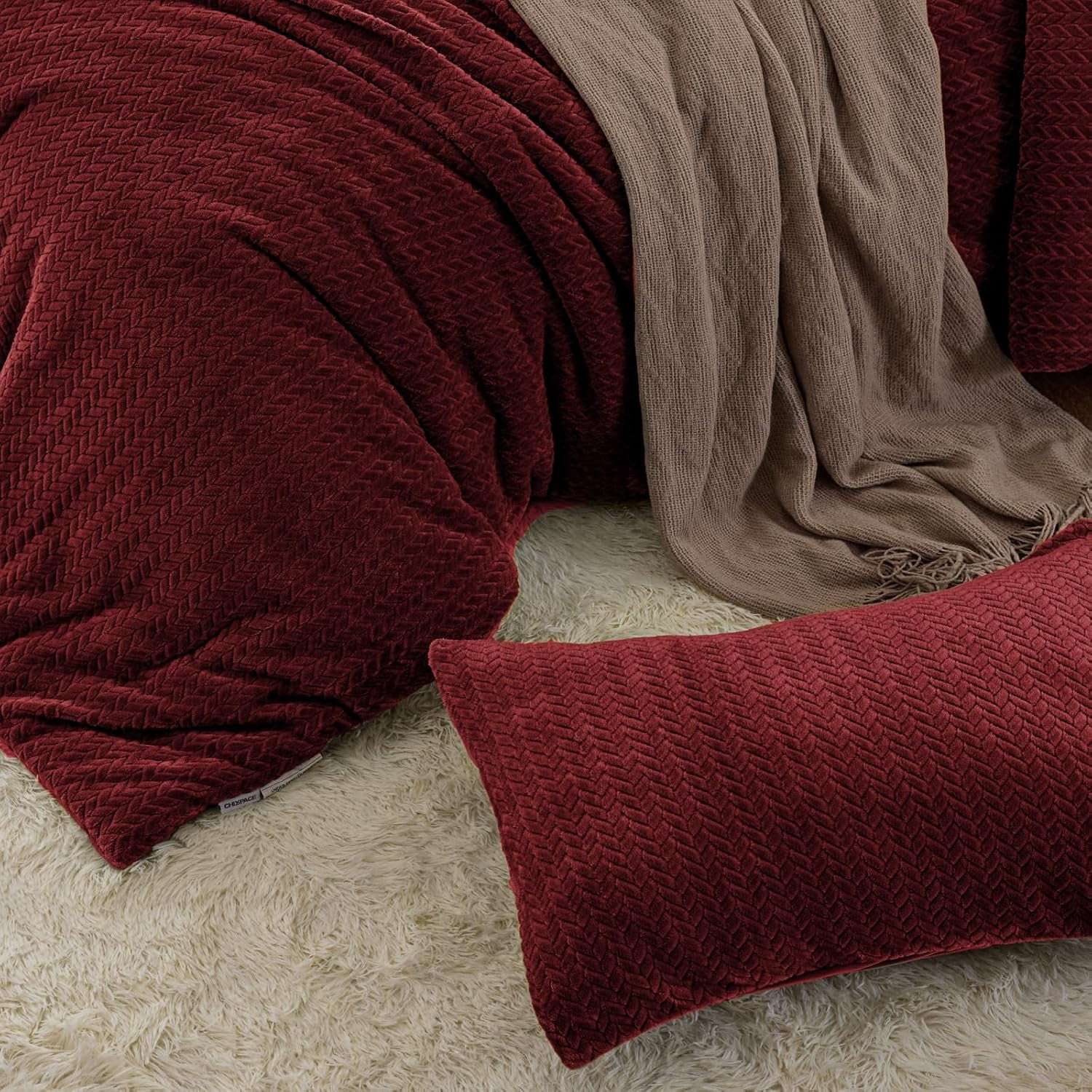 Embroidered Knit Flannel Winter Comforter – Reversible Velvet Plush Warm Quilt