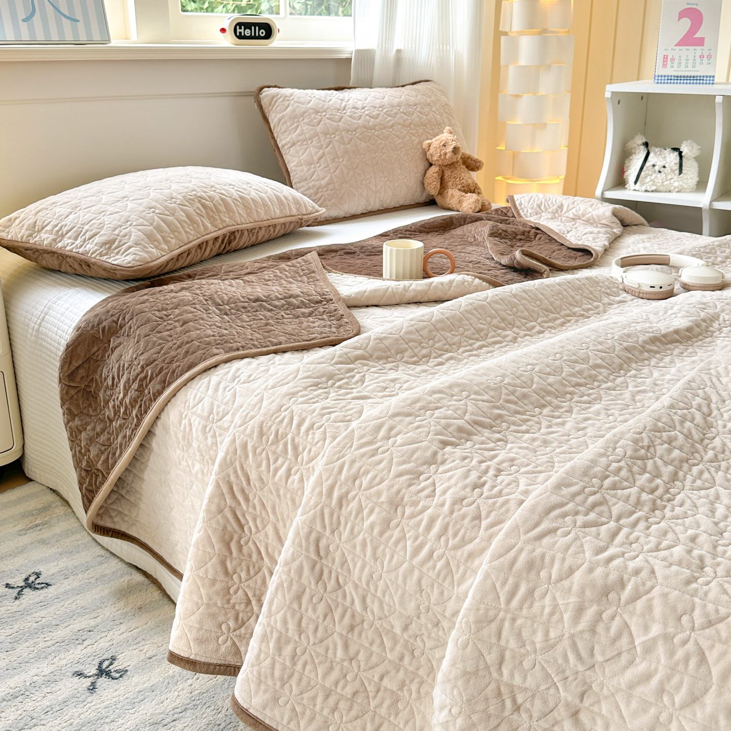 Double-Sided Milk Velvet Quilted Bedspread Set, Solid Color Soft Warm Coverlet 3-Piece Set with Lightweight Fiber Filling, Machine Washable Bedding