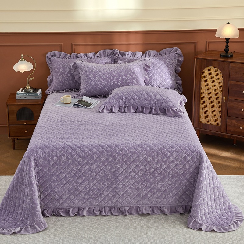 Printed Milk Velvet Bedspread Set, Ruffled Bed Cover 3-Piece Set with Lace Pillowcases, Soft Decorative Bedding Set for Bedroom