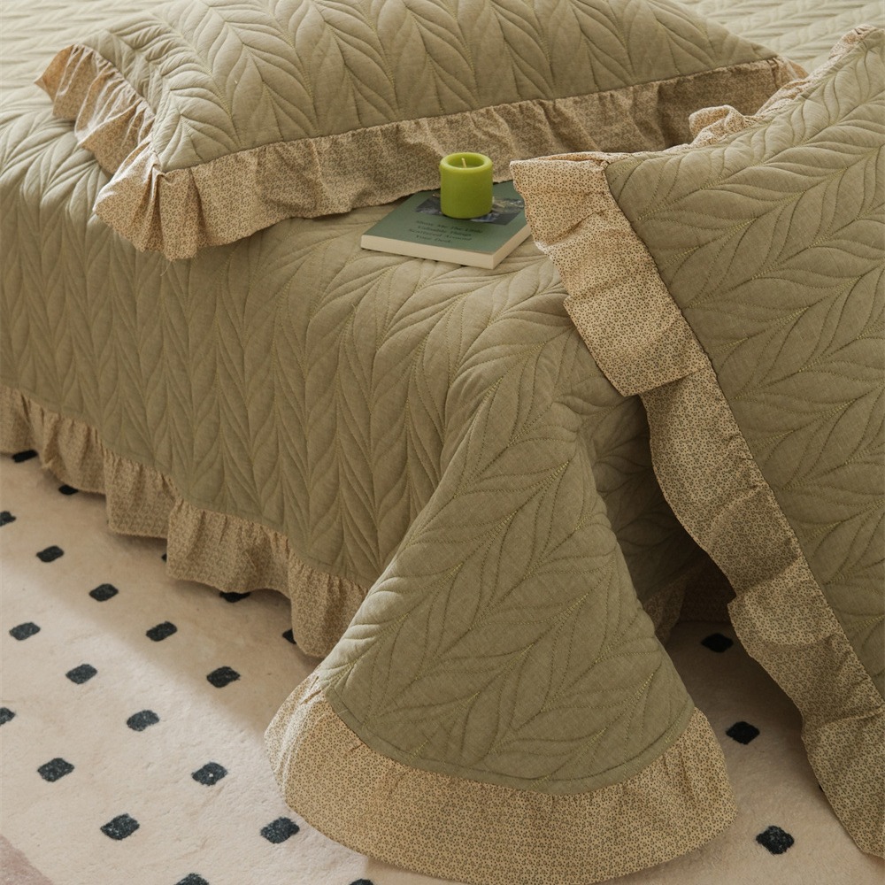 Cotton Leaf Quilted Bedspread Set, Double-Layer Gauze Coverlet with Ruffled Edge, Soft Breathable 3-Piece Bedding Set