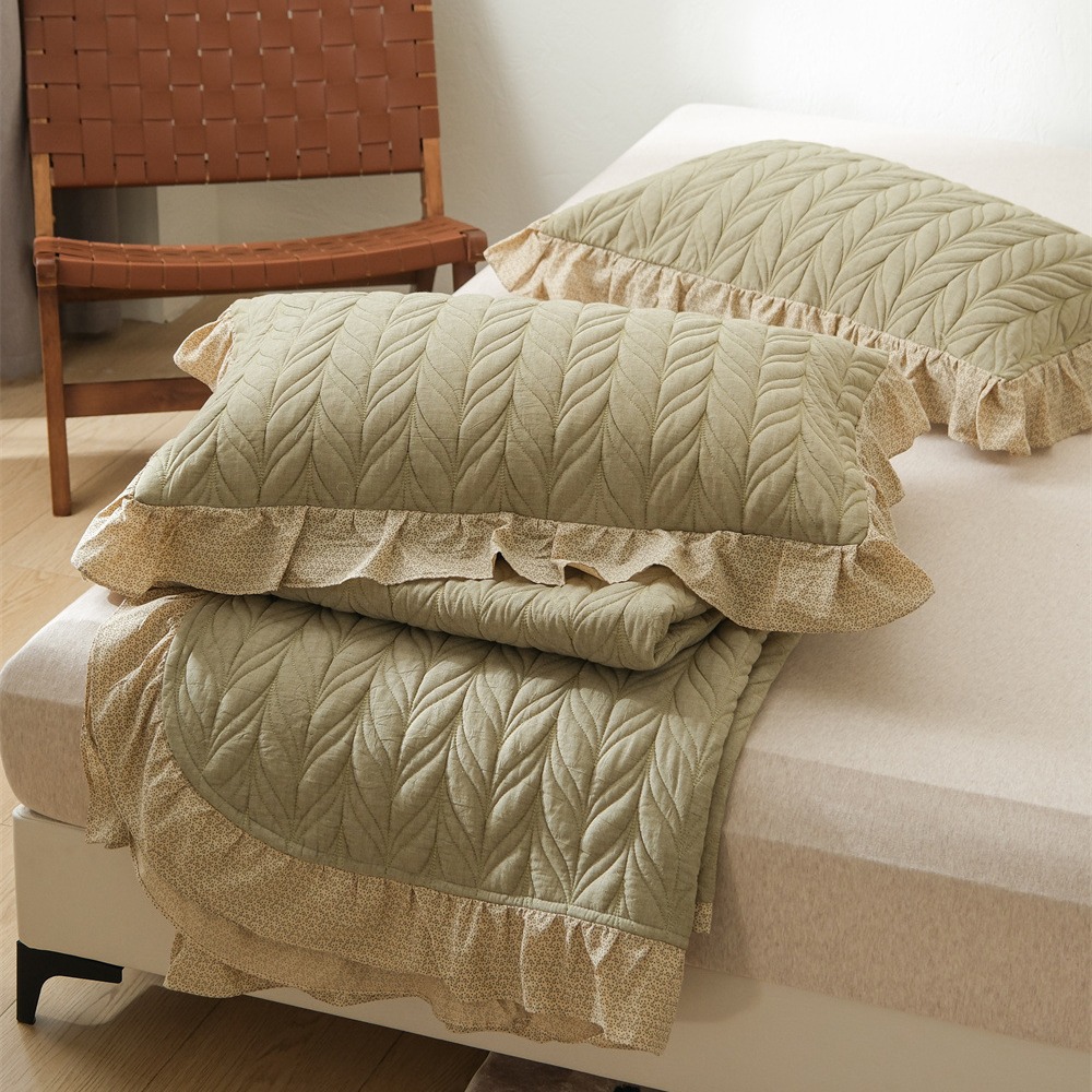 Cotton Leaf Quilted Bedspread Set, Double-Layer Gauze Coverlet with Ruffled Edge, Soft Breathable 3-Piece Bedding Set