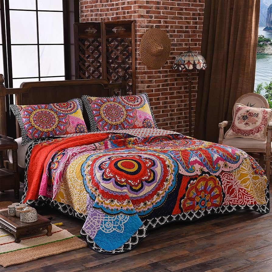 3-Piece Boho Stripe Quilted Bedcover Set with Tassels and Coordinating Pillow Shams
