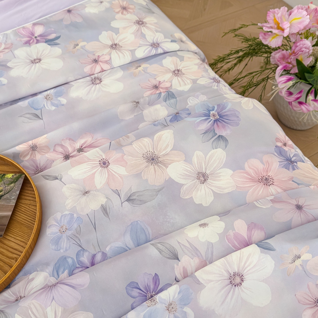 Cooling Silk Digital Print Summer Quilt, Lightweight Breathable Comforter with Soft Fiber Filling and Piped Edge, Smooth Cool Quilt for Bed
