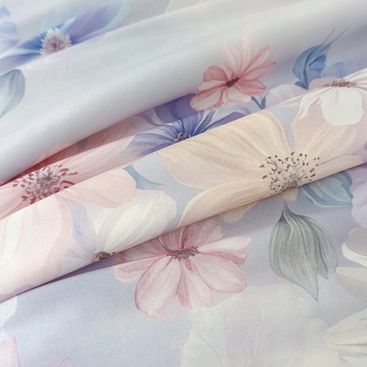 Cooling Silk Digital Print Summer Quilt, Lightweight Breathable Comforter with Soft Fiber Filling and Piped Edge, Smooth Cool Quilt for Bed