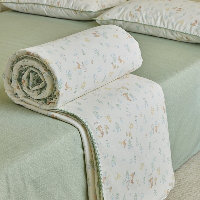 Cotton Shell Embroidery Summer Quilt Set, 4-Piece Lightweight Breathable Bedding Set with Scalloped Edge, Soft Quilted Comforter Set