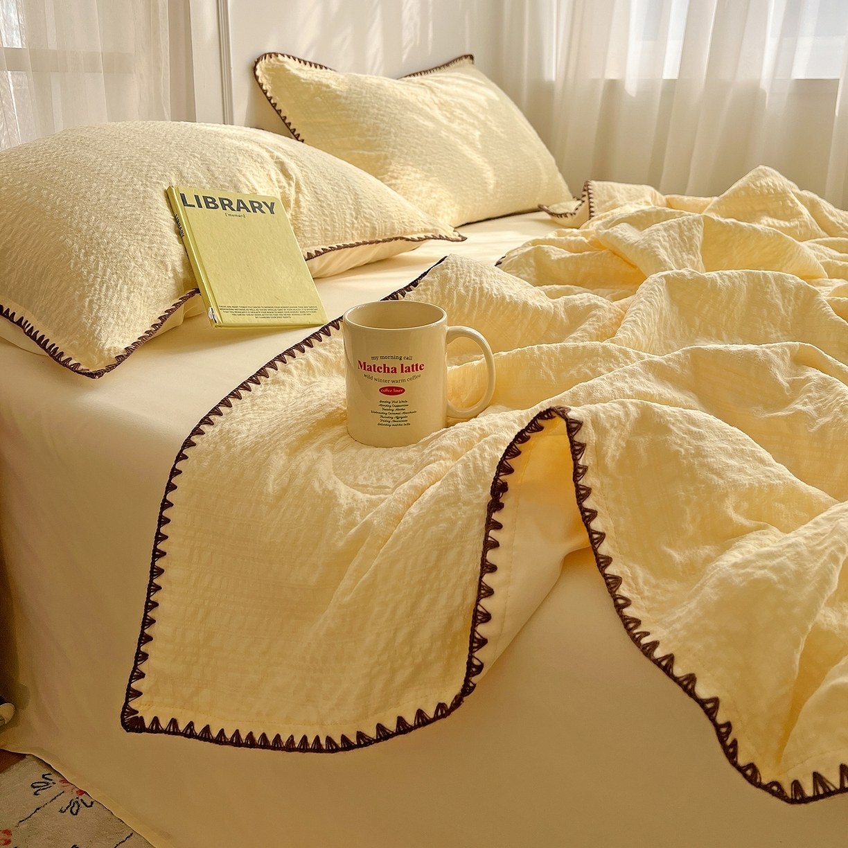 Solid Color Seersucker Summer Quilt Set, 4-Piece Lightweight Comforter with Shell Stitch Edge, Soft Breathable Bedding Set