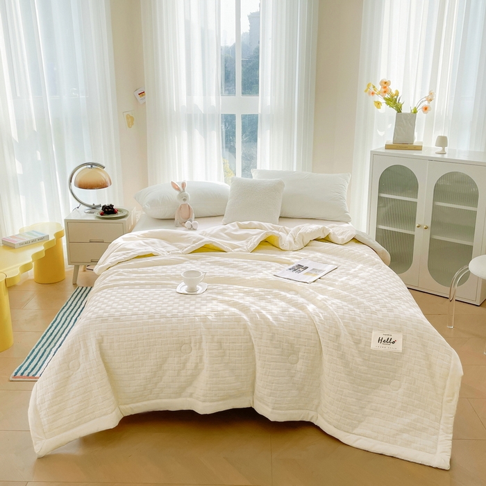 Washed Waffle Summer Quilt with Wide Edge Trim, Lightweight Soft Comforter with Embroidered Detail, Breathable Fiber-Filled Cooling Quilt