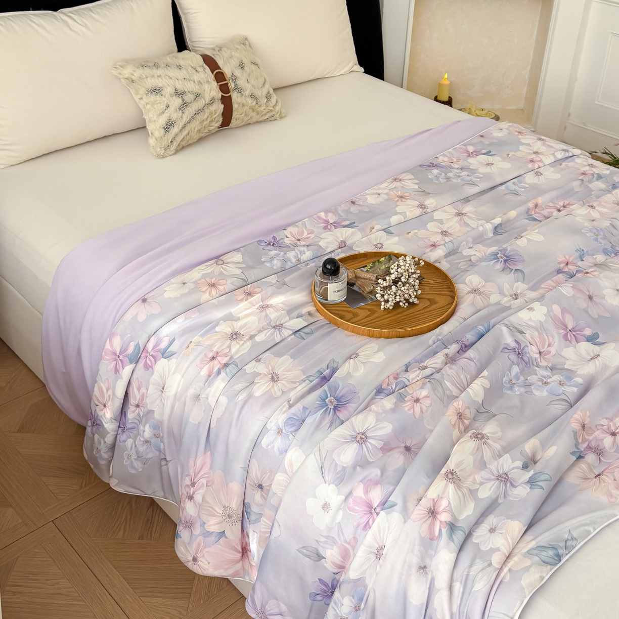 Cooling Silk Digital Print Summer Quilt, Lightweight Breathable Comforter with Soft Fiber Filling and Piped Edge, Smooth Cool Quilt for Bed