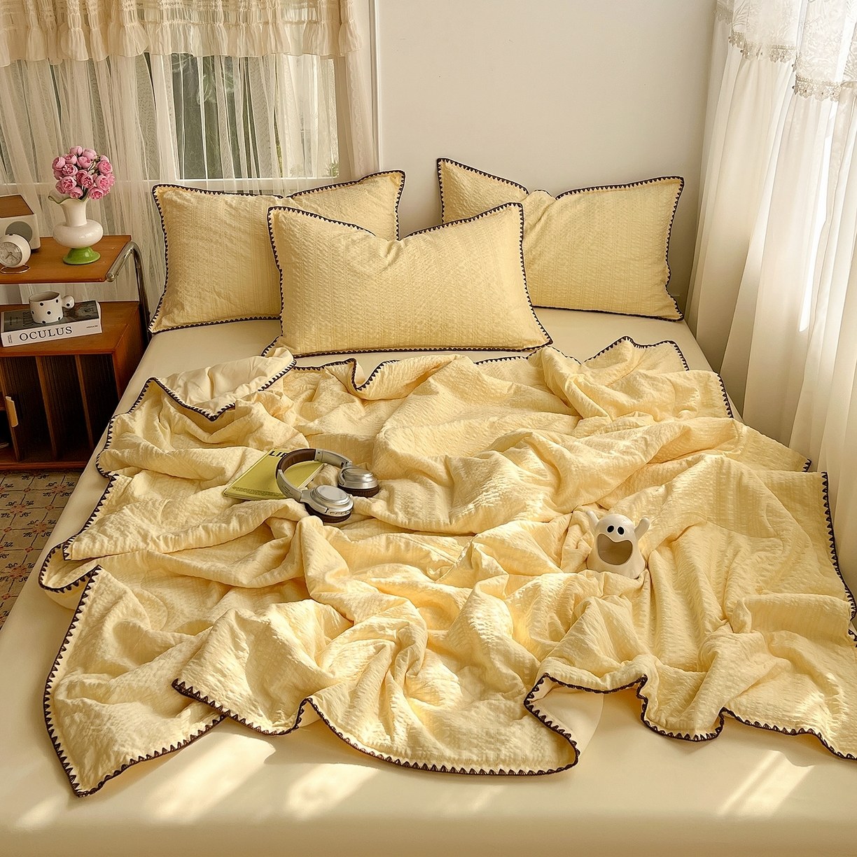 Solid Color Seersucker Summer Quilt Set, 4-Piece Lightweight Comforter with Shell Stitch Edge, Soft Breathable Bedding Set