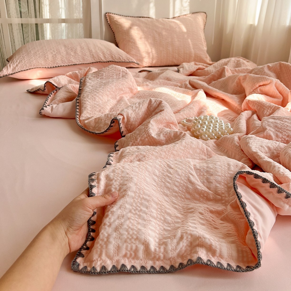 Solid Color Seersucker Summer Quilt Set, 4-Piece Lightweight Comforter with Shell Stitch Edge, Soft Breathable Bedding Set