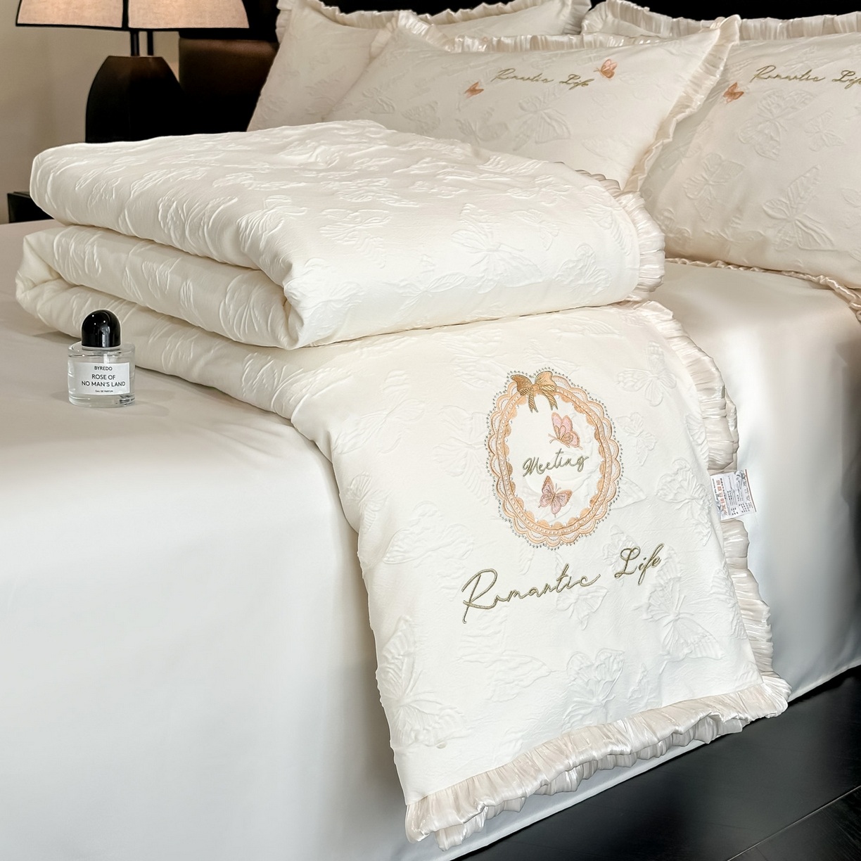 Embossed Lace Washed Faux Silk Summer Quilt, Lightweight Breathable Comforter with Embroidered Texture and Ruffled Trim, Soft Cooling Quilt for Bed