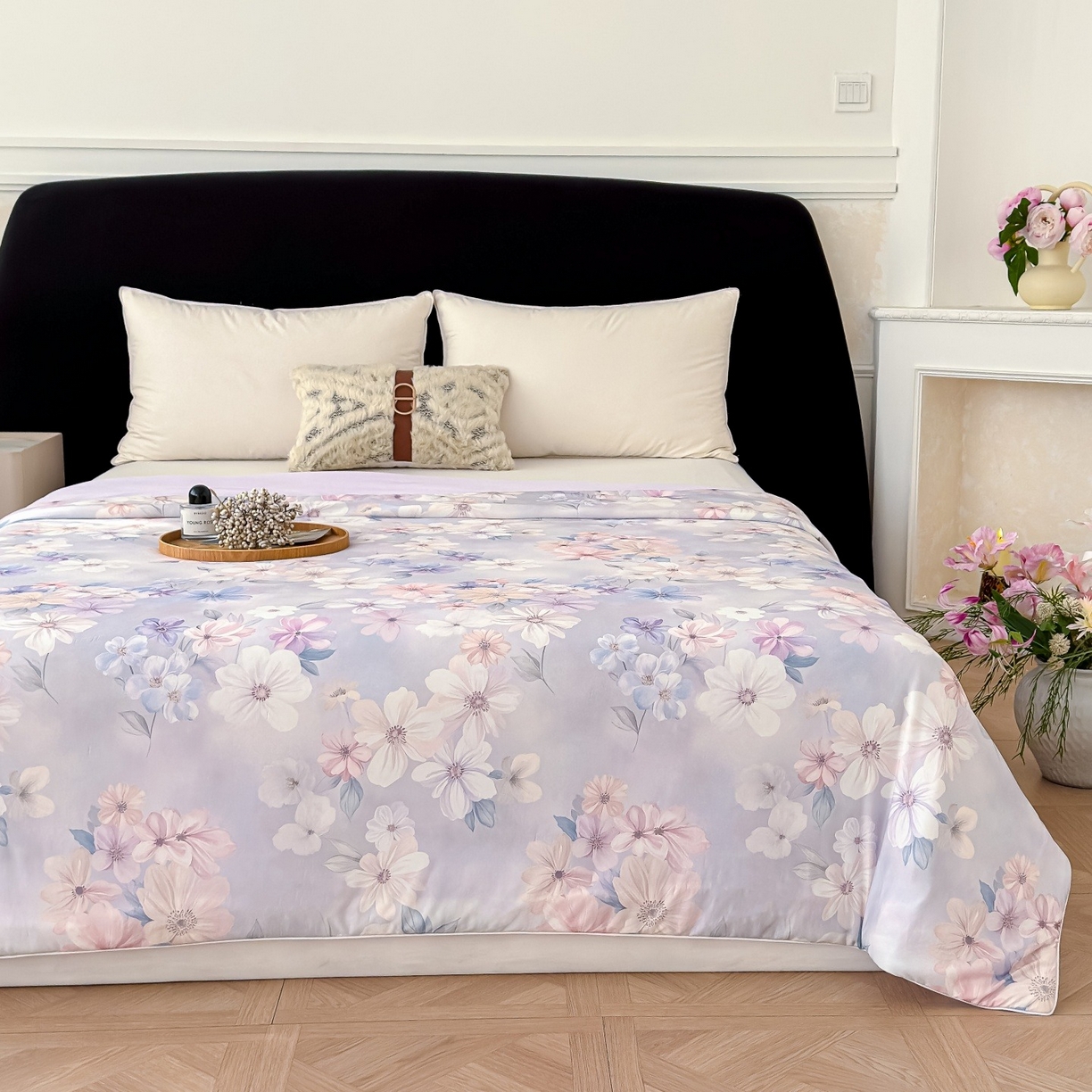 Cooling Silk Digital Print Summer Quilt, Lightweight Breathable Comforter with Soft Fiber Filling and Piped Edge, Smooth Cool Quilt for Bed