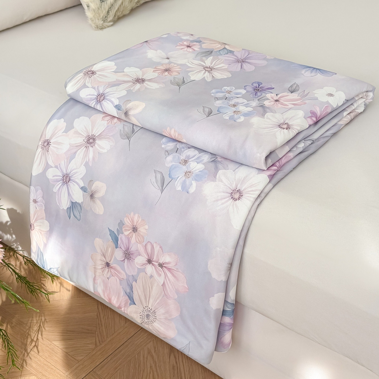 Cooling Silk Digital Print Summer Quilt, Lightweight Breathable Comforter with Soft Fiber Filling and Piped Edge, Smooth Cool Quilt for Bed