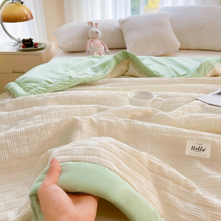 Washed Waffle Summer Quilt with Wide Edge Trim, Lightweight Soft Comforter with Embroidered Detail, Breathable Fiber-Filled Cooling Quilt