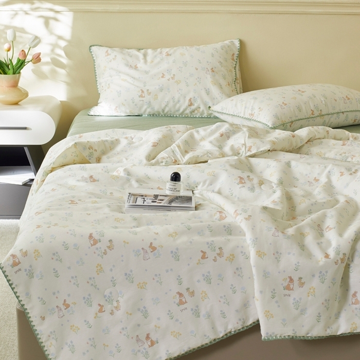 Cotton Shell Embroidery Summer Quilt Set, 4-Piece Lightweight Breathable Bedding Set with Scalloped Edge, Soft Quilted Comforter Set