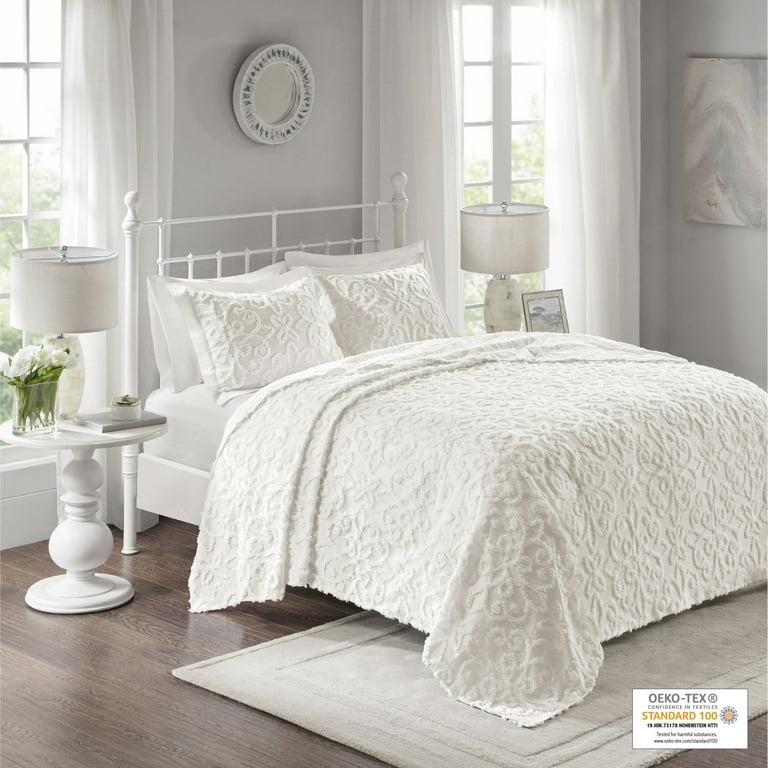 3-Piece White Tufted Chenille Floral Quilted Bedcover Set with Scalloped Edges and Shams