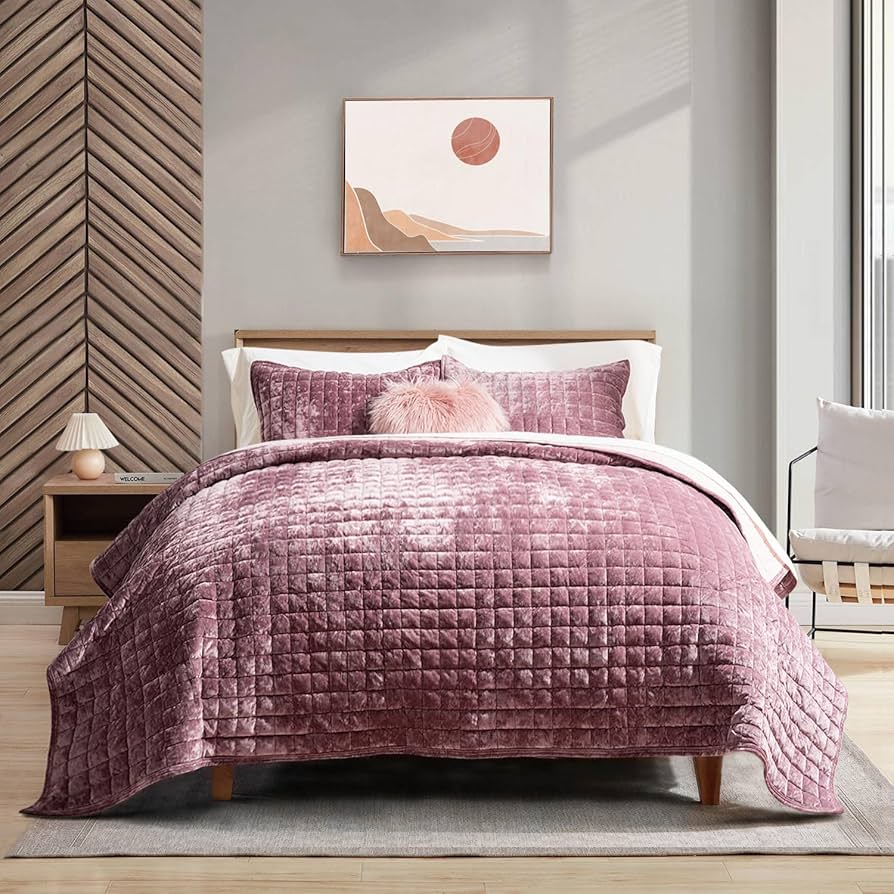 3-Piece Dusty Rose Velvet Quilted Bedcover Set with Diamond Pattern and Matching Pillow Shams