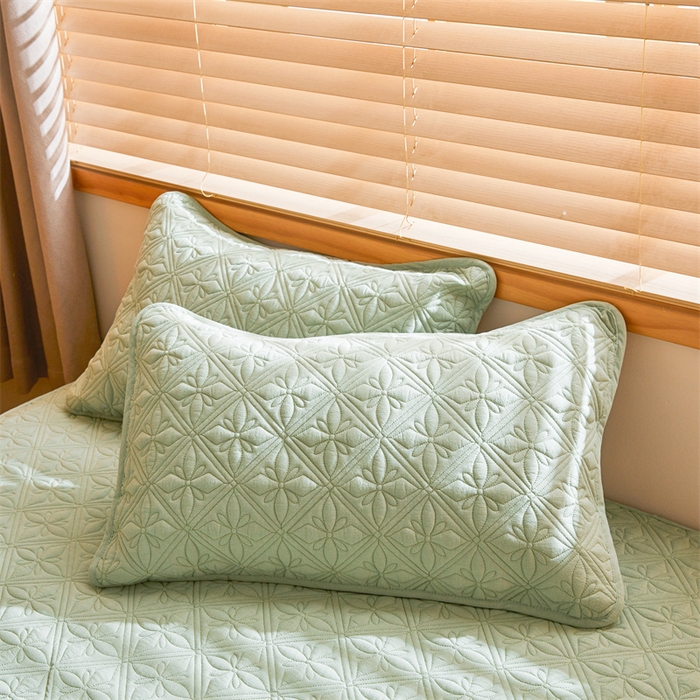 Washed Yarn-Dyed Cotton Quilted Mattress Protector with Deep Pocket & 360° Elastic Fit