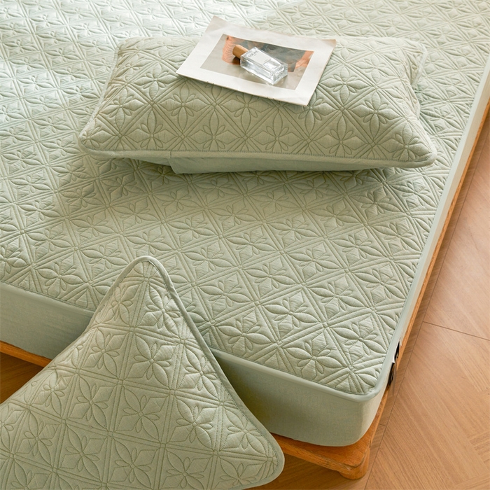 Washed Yarn-Dyed Cotton Quilted Mattress Protector with Deep Pocket & 360° Elastic Fit