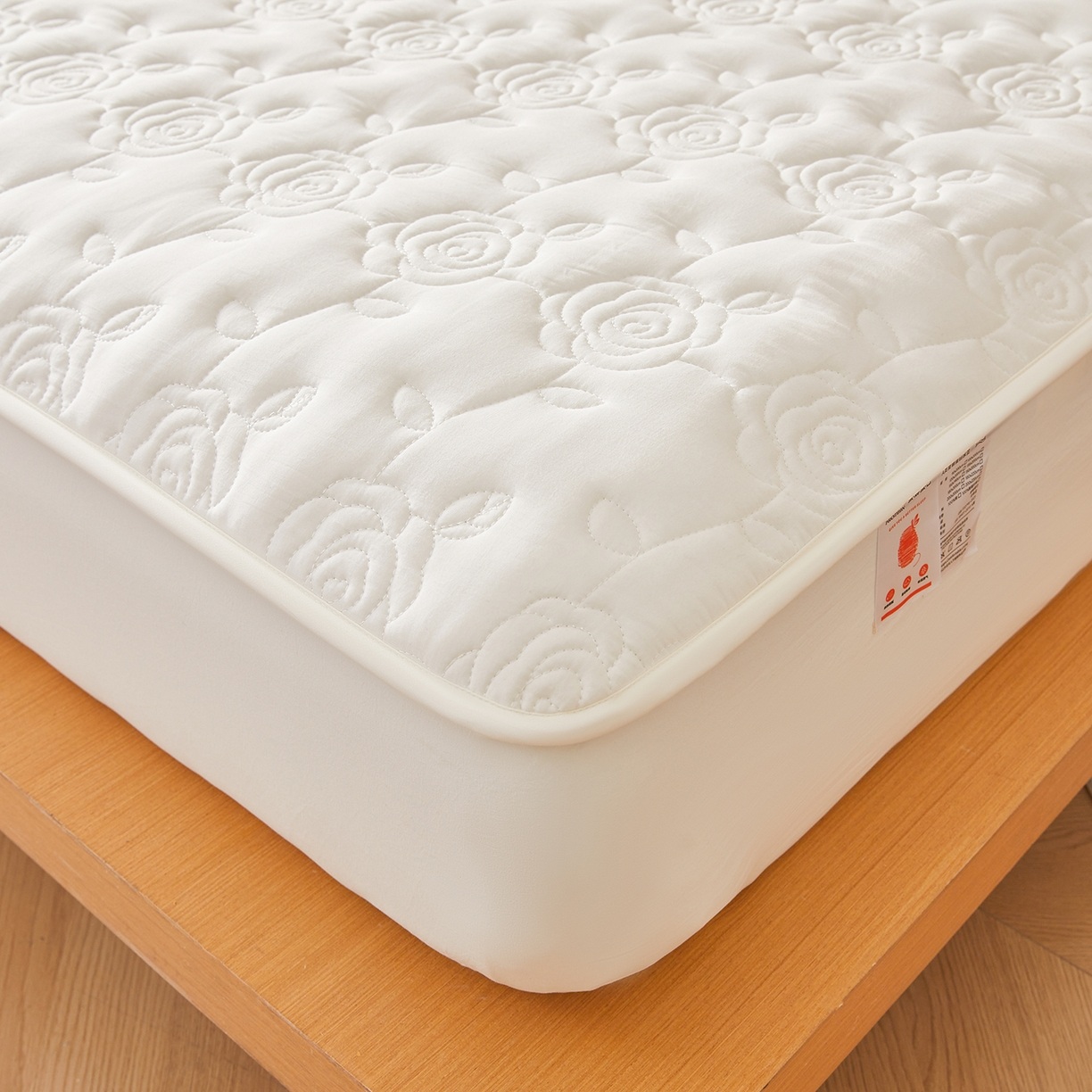 Rose Quilted Microfiber Mattress Protector, Soft Breathable Fitted Mattress Cover with 360° Elastic Skirt, Machine Washable